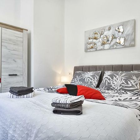 Apartment 20M From Arena 普拉 外观 照片