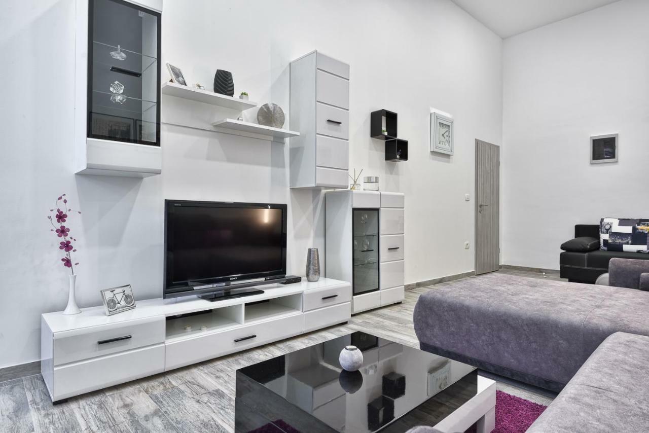 Apartment 20M From Arena 普拉 外观 照片